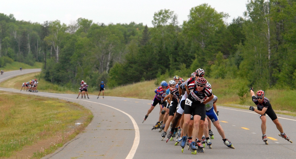 Lead Pack in Hoyt Lakes Skate